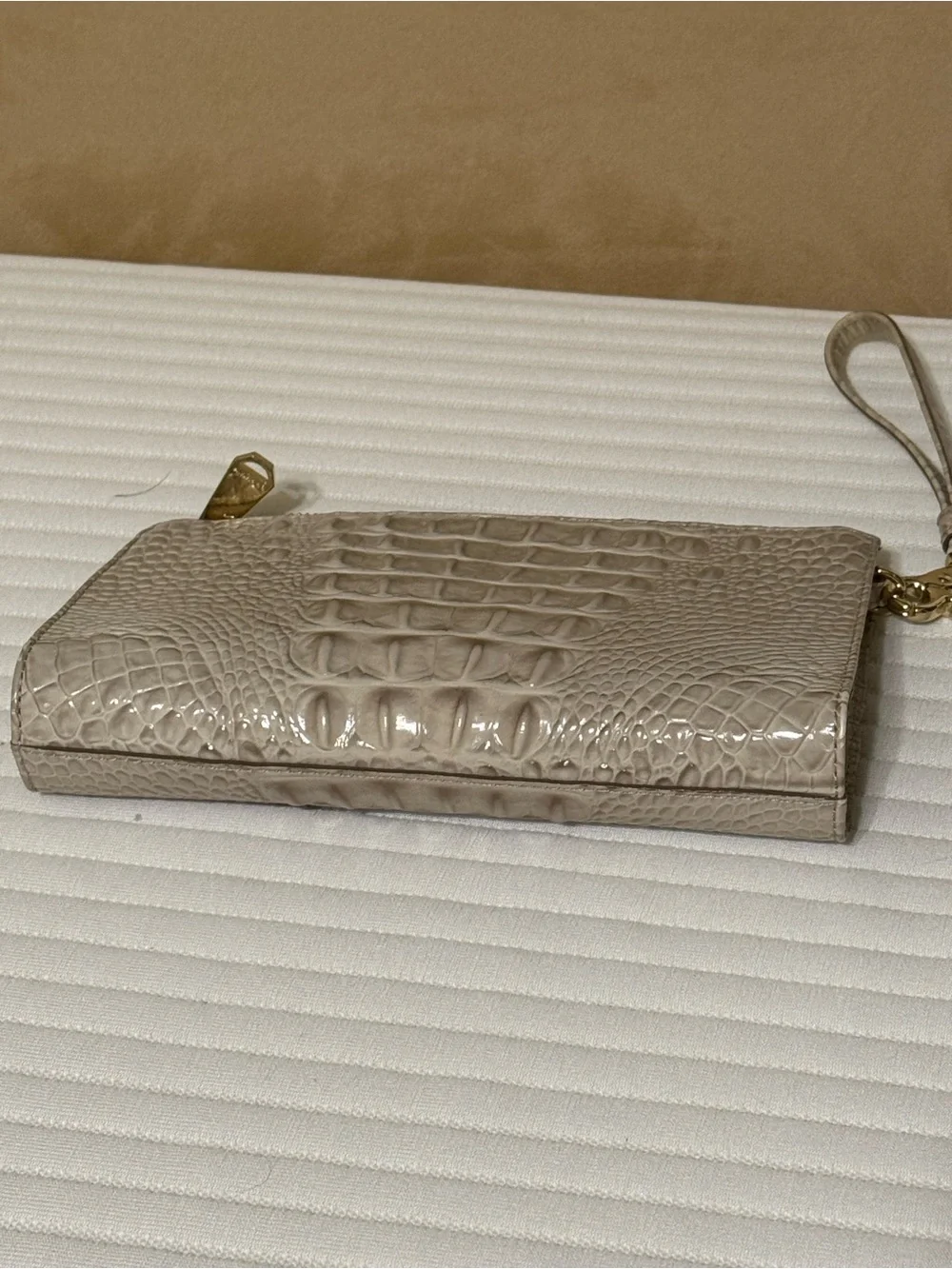 Brahmin Daisy Wristlet - Picture 2 of 5